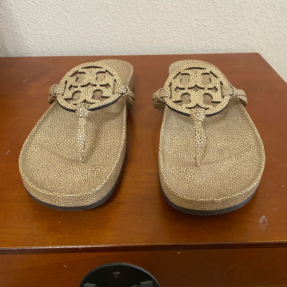 Tory Burch Miller Cloud Stingray Printed Leather, size 9